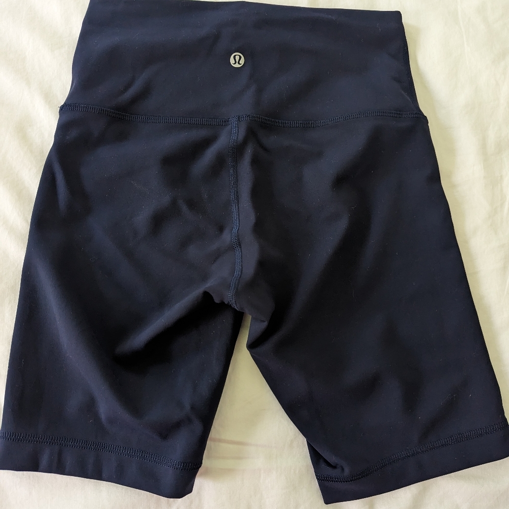 Lululemon Align 8" Shorts size 6 Navy